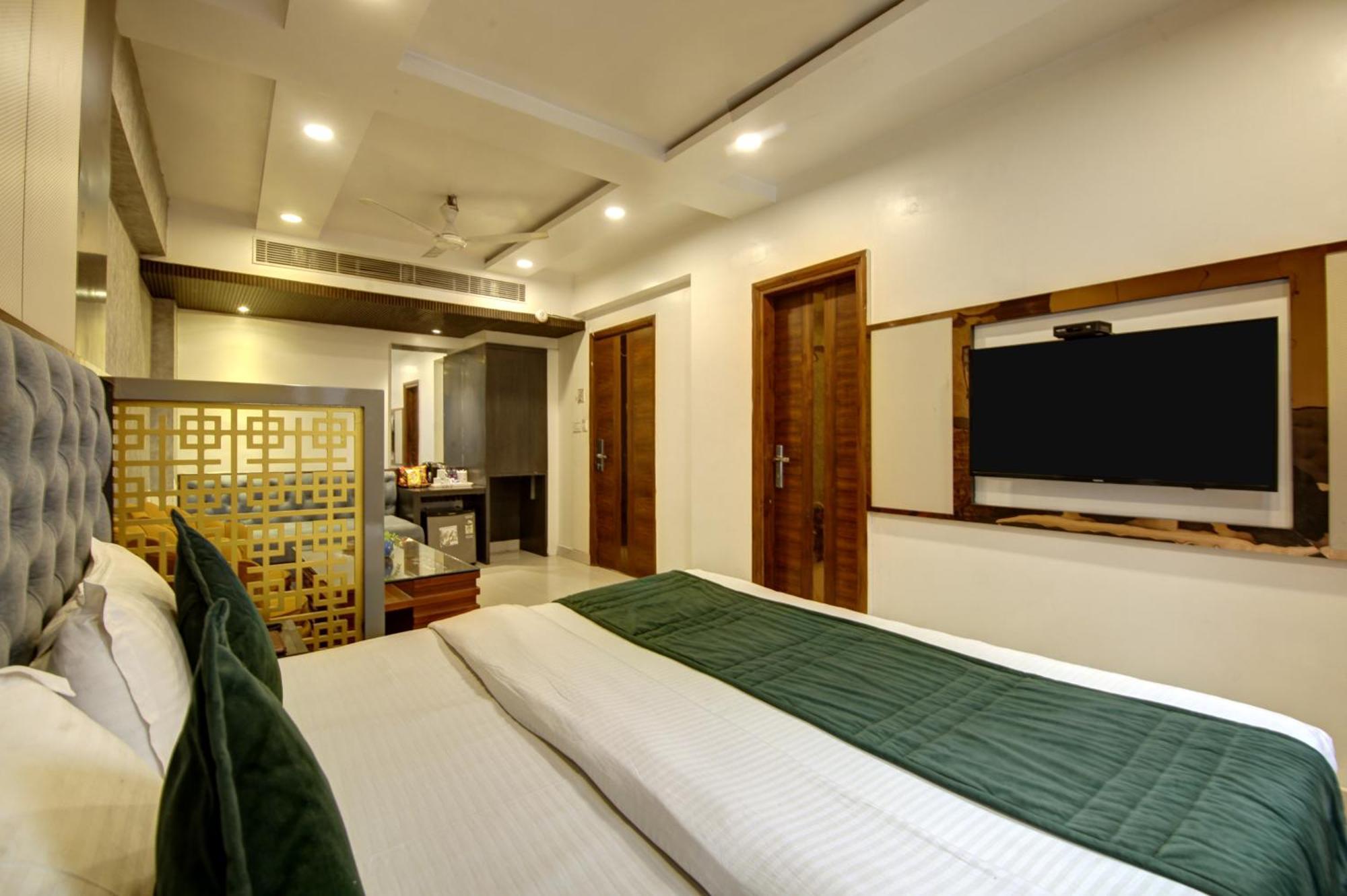 The Shanti Plaza - New Delhi Exterior photo