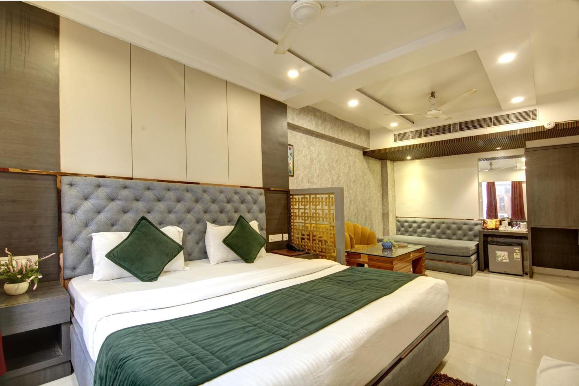 The Shanti Plaza - New Delhi Exterior photo