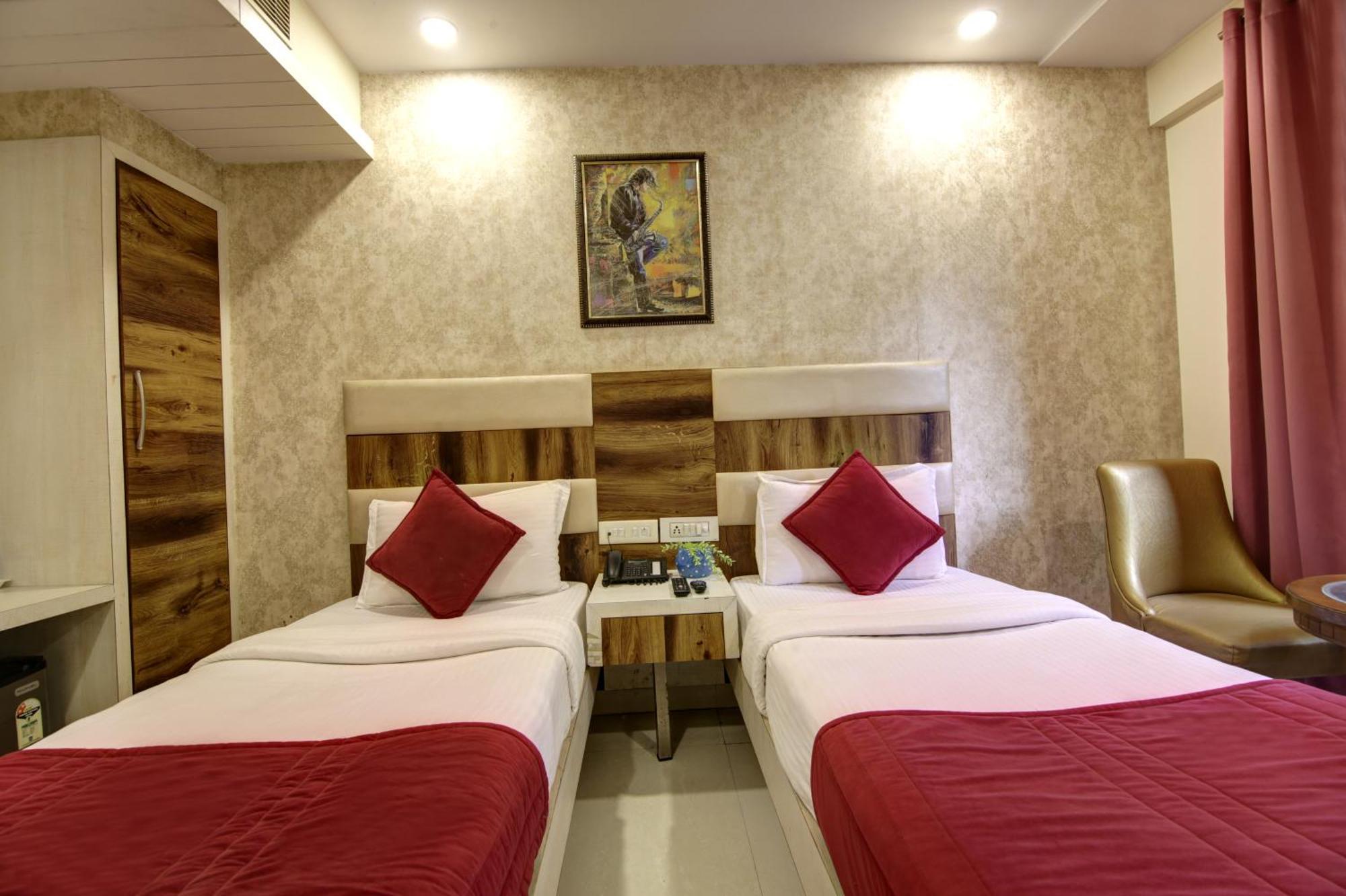 The Shanti Plaza - New Delhi Exterior photo
