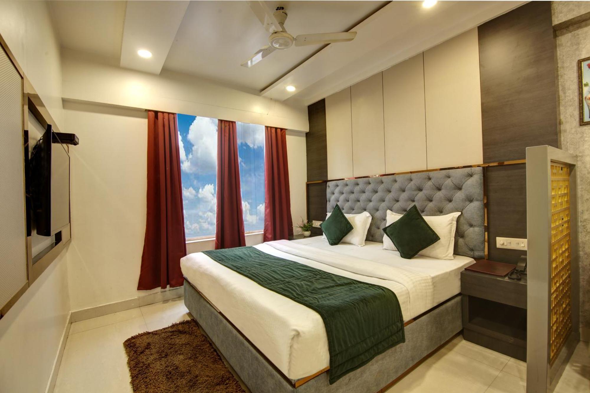 The Shanti Plaza - New Delhi Exterior photo