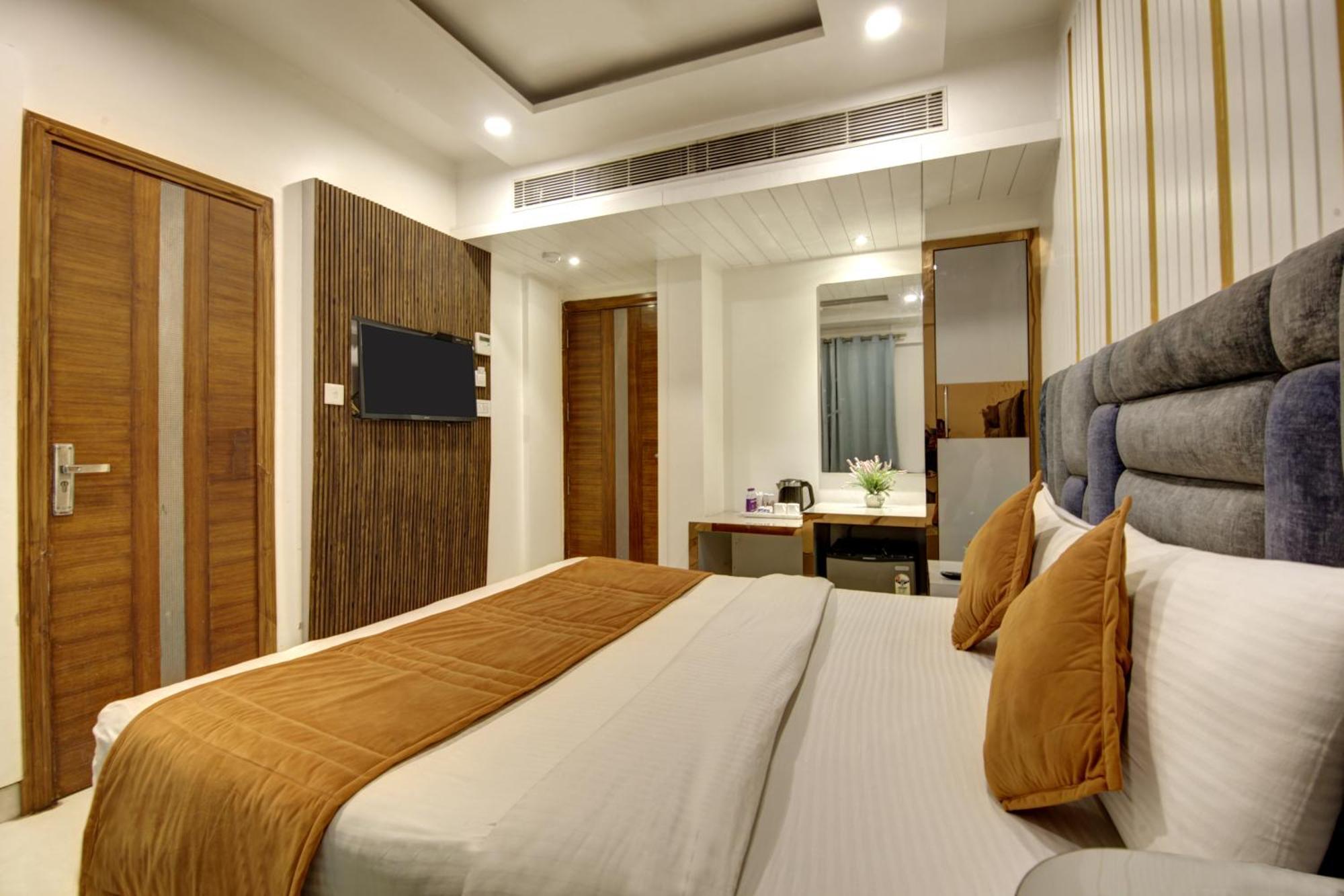 The Shanti Plaza - New Delhi Exterior photo