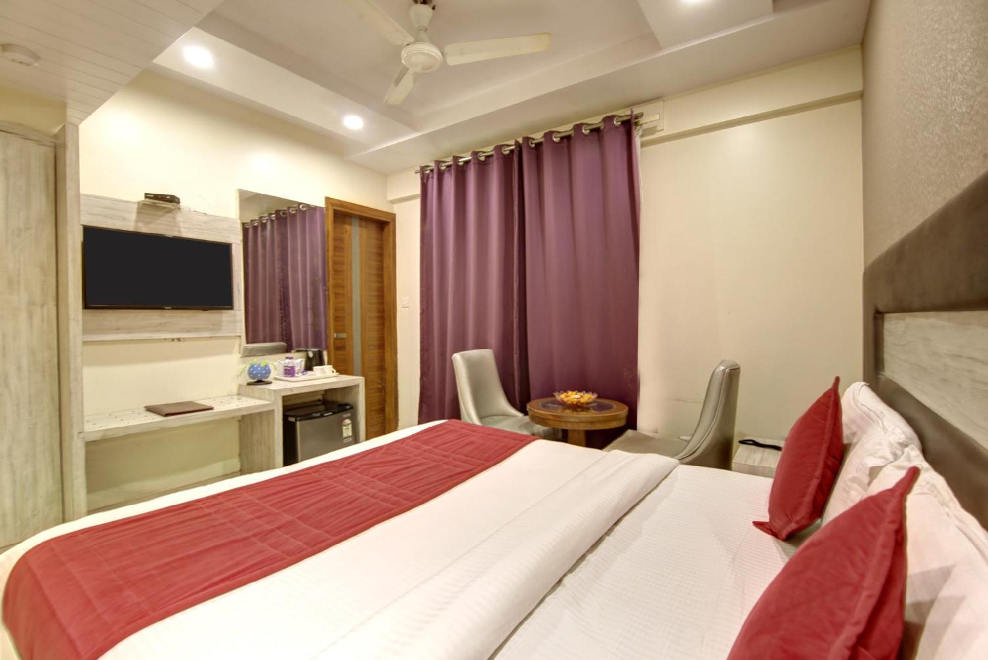 The Shanti Plaza - New Delhi Exterior photo