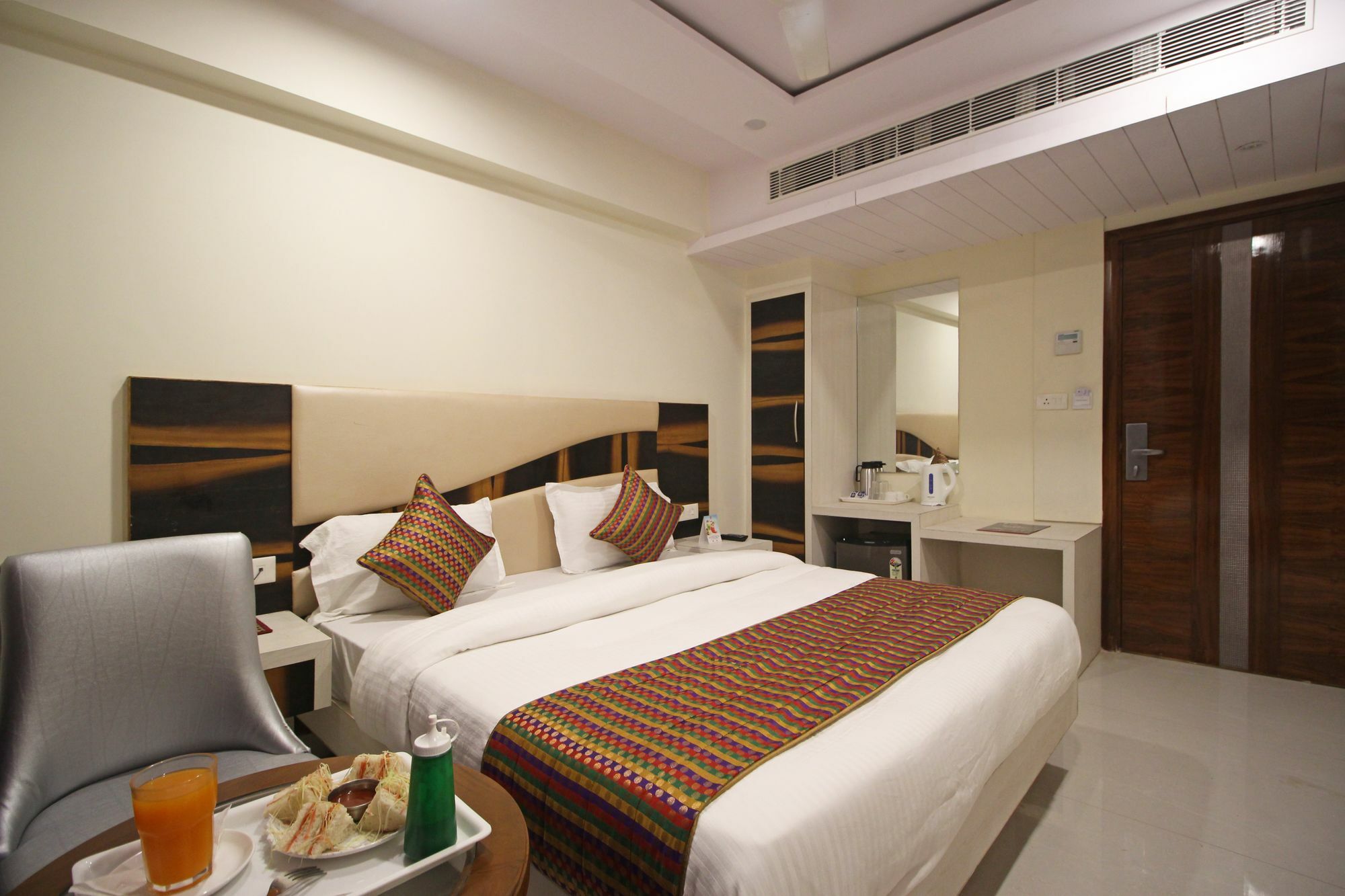 The Shanti Plaza - New Delhi Exterior photo